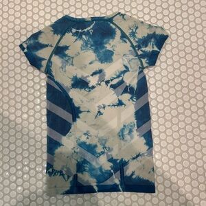 Ivivva top supper cute! Size 8 (could fit easily to 8-10)